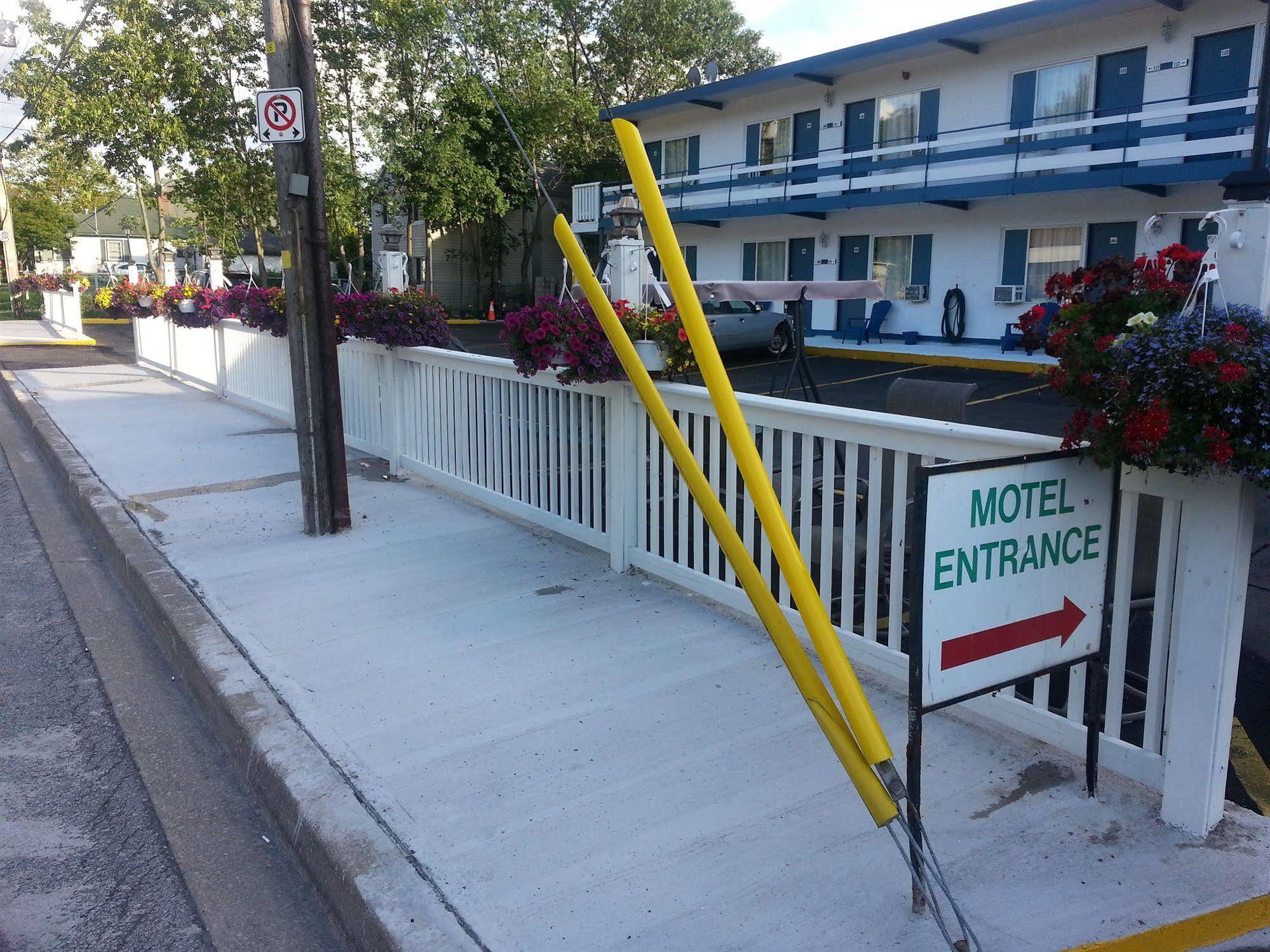 Niagara Parkway Court Motel Экстерьер фото